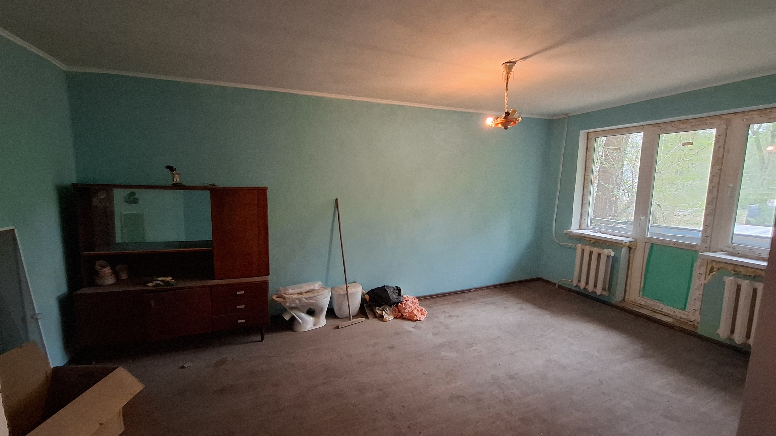 Продам 1-х комн.квартиру на кв Солнечный д.5,панельный дом,2/5-эт,через дорогу от Далевского университета,не угловая,пл.31/16/6 кв.м,светлая,отопление-центральное рядом с домом котельнная-очень жарко,трубы и разводка м\пластик,окна м/пластик,новый унитаз-купленный,б/не застекленн,ухоженный подъезд.Долгов-нет,...